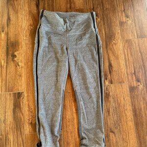 Lululemon Gray cropped leggings.
